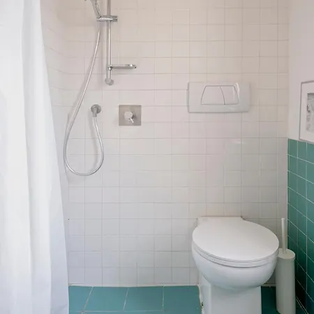 Urban - 2 Min Public Parking Apartment Livorno