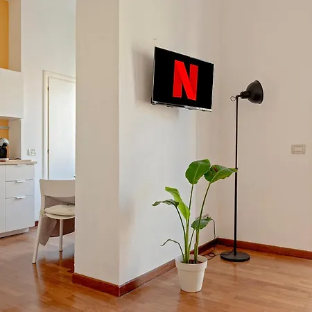 Apartment Urban - 2 Min Public Parking Livorno